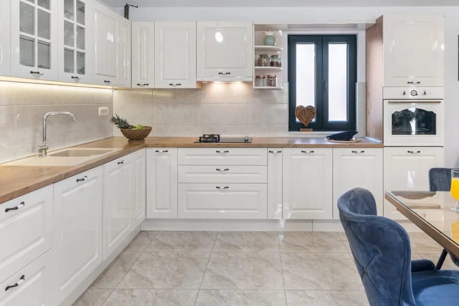 Una cocina totalmente equipada con todo lo necesario para poner en práctica sus habilidades culinarias.