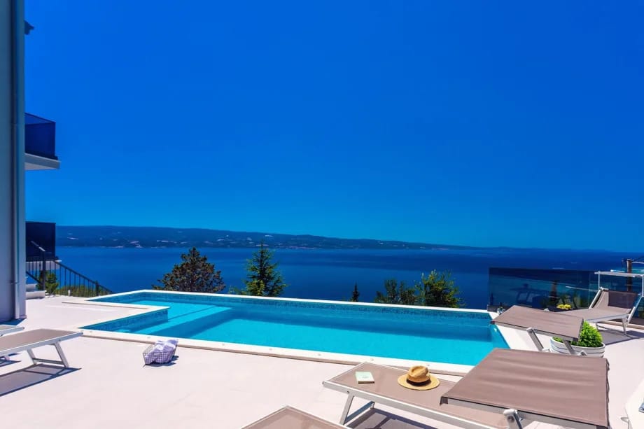 Villa Belvedere con piscina climatizada, 4 dormitorios, 4 baños, billar y sala multimedia
