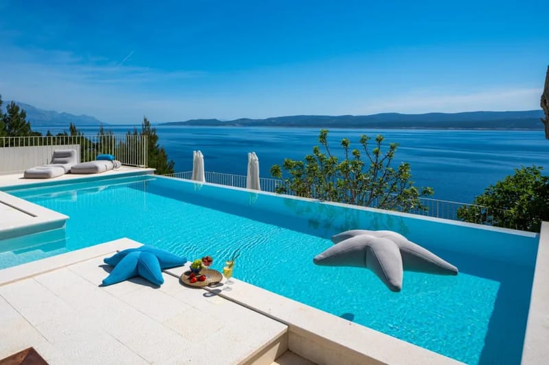 Villa Agata con vistas al mar y piscina infinita climatizada