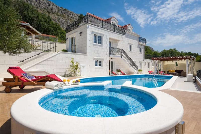 Villa Maja con jacuzzi, piscina climatizada y sauna