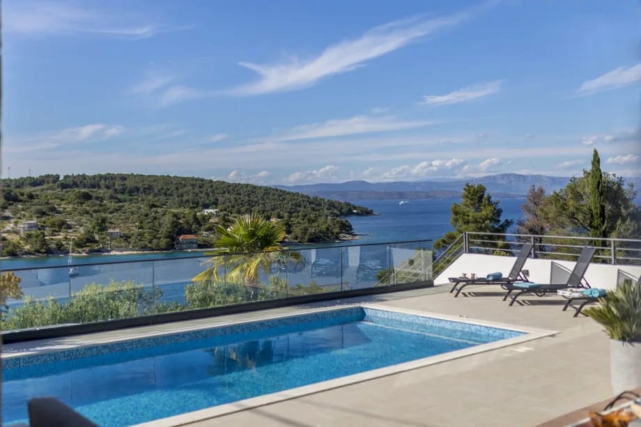 Villa CAPTAIN'S house en la isla de Solta con piscina privada, 3 dormitorios, 4 baños e increíbles vistas al mar