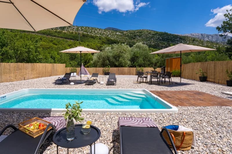 ¡NUEVO! Villa Three Olives: un refugio familiar perfecto cerca de Omis