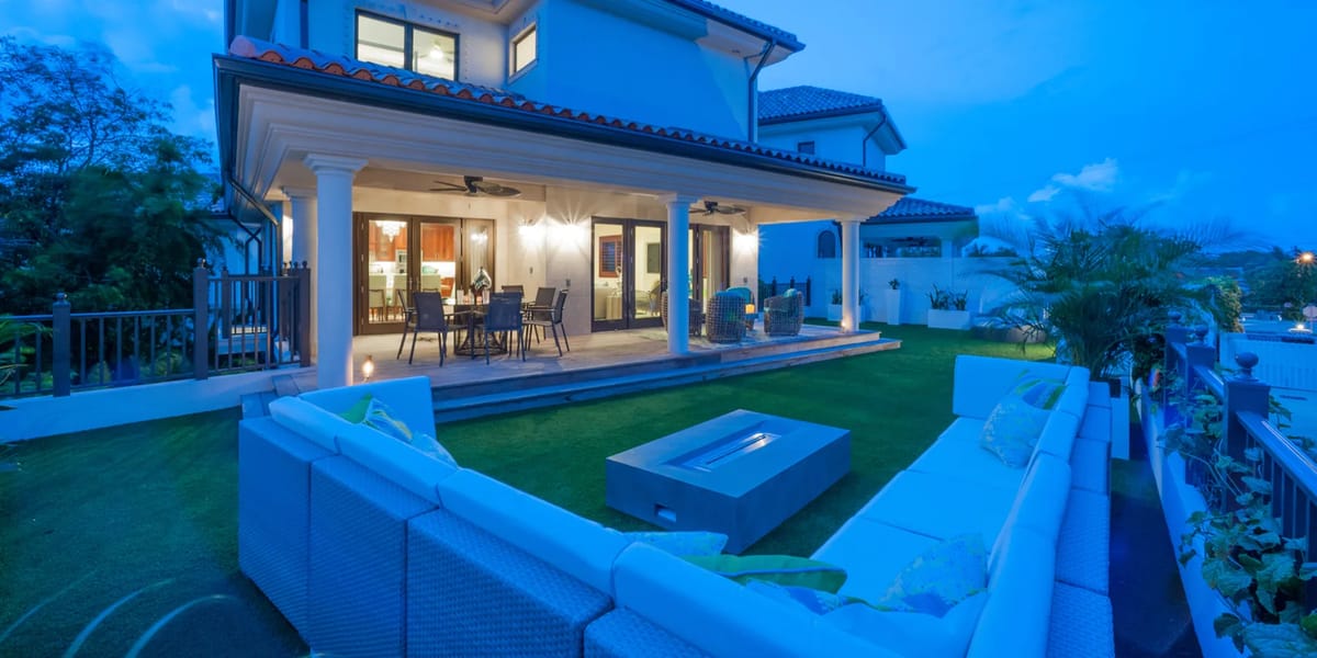 Césped de Casa Luna 17