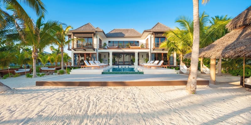 Frente a la playa