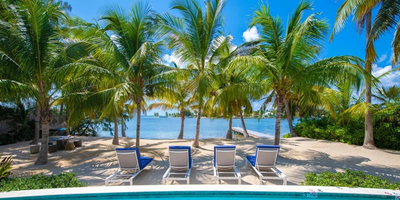 Piscina y playa