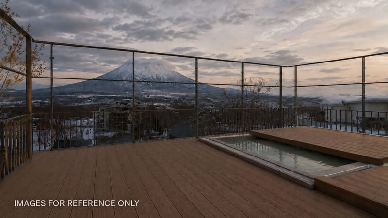 Terrace with outdoor jacuzzi
