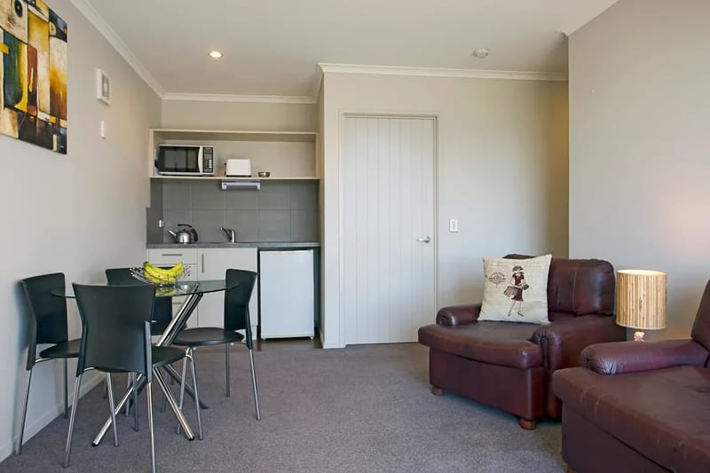 Pinnacle Apartment