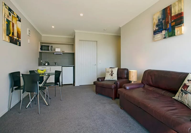 Pinnacle Apartment