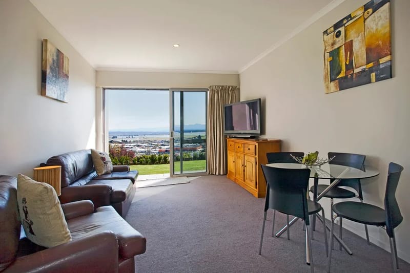 Pinnacle Apartment