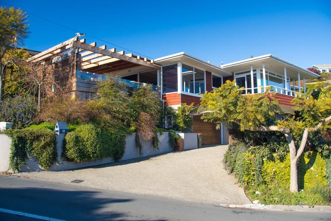 Seaside Manor