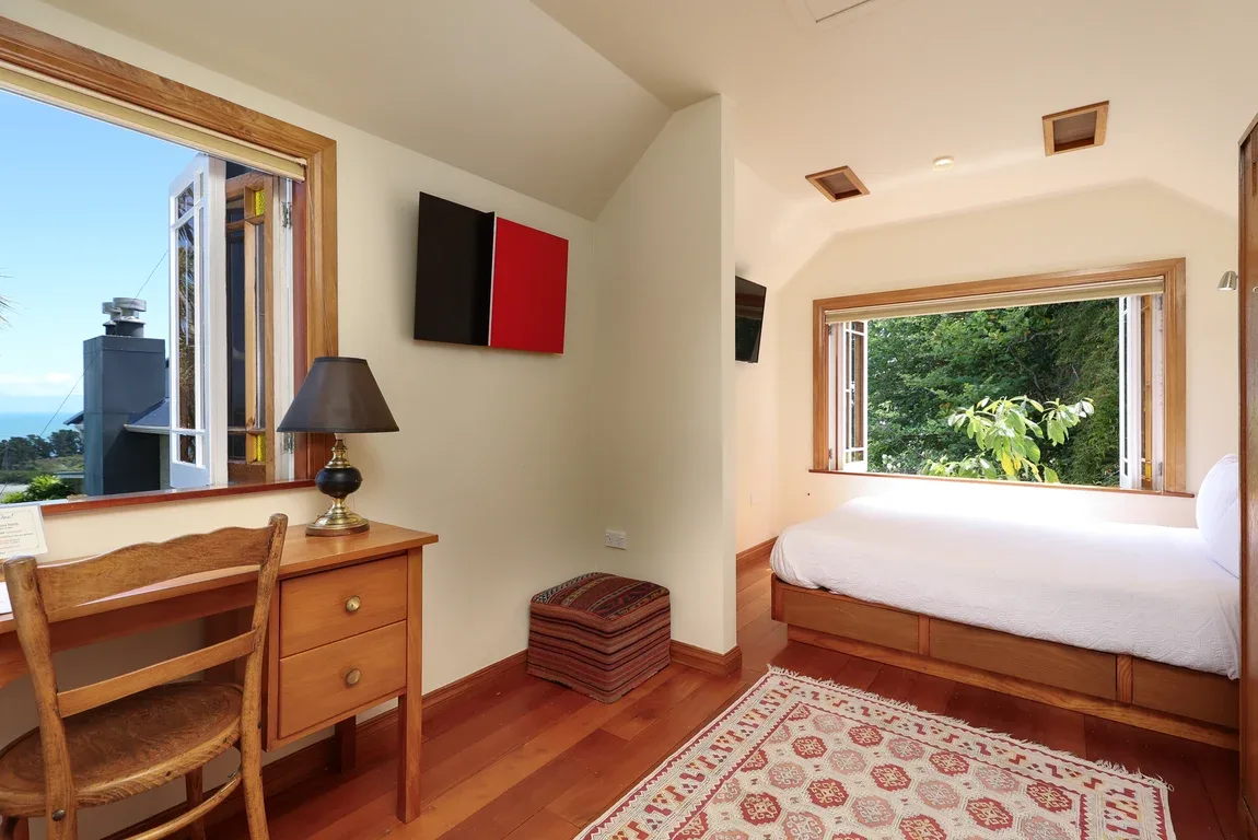 Puna Perch @ Te Whare Rangi