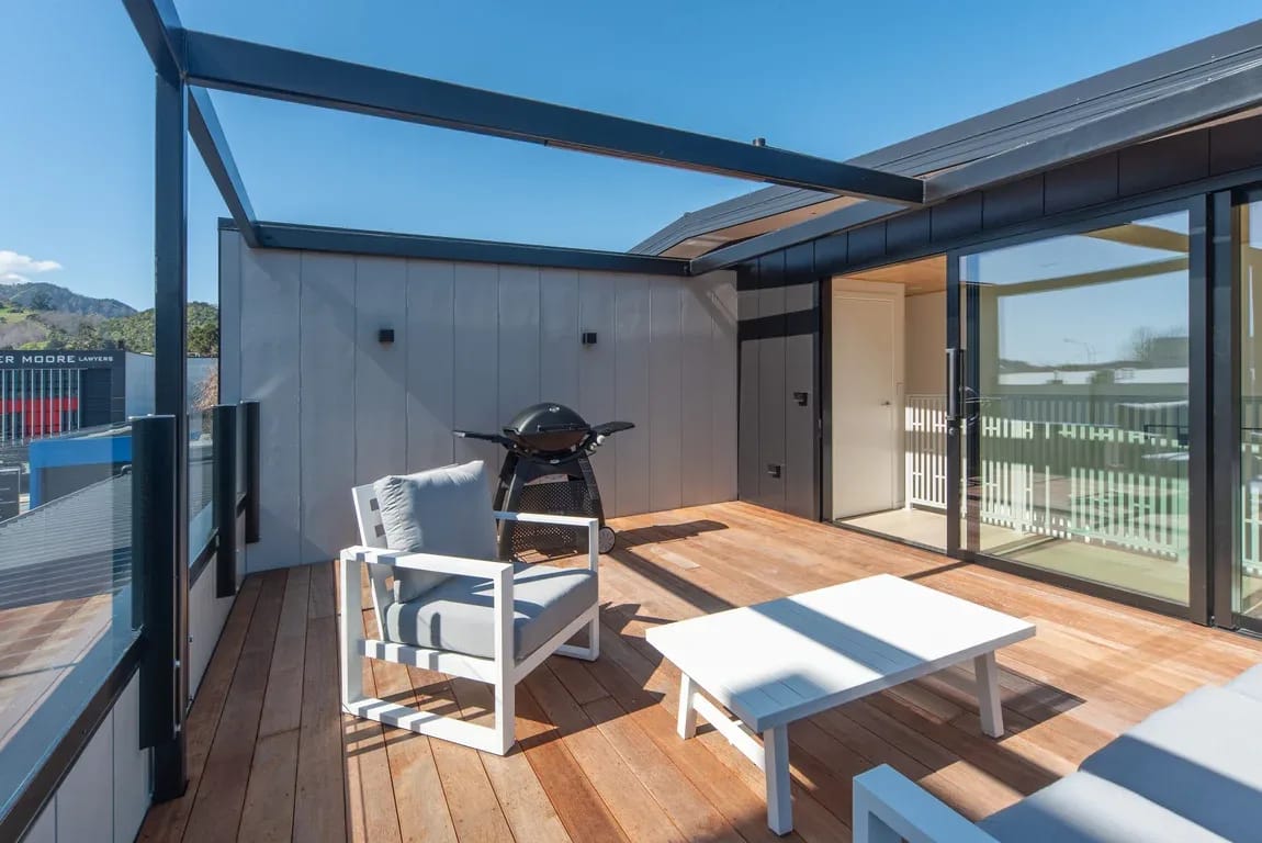 Inner City Apartment 1 with Car Park + Rooftop Balcony