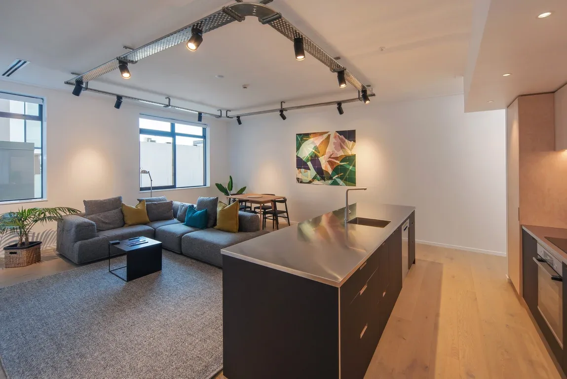 Inner City Apartment 1 with Car Park + Rooftop Balcony
