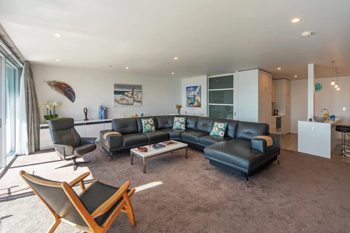Oceanfront Apartment at Latitude 41