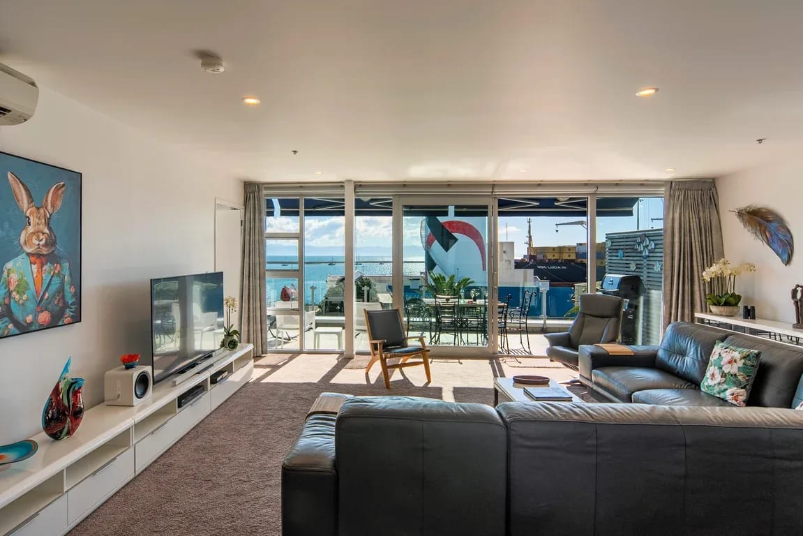 Oceanfront Apartment at Latitude 41
