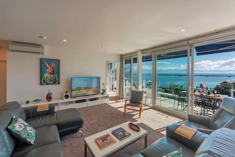 Oceanfront Apartment at Latitude 41