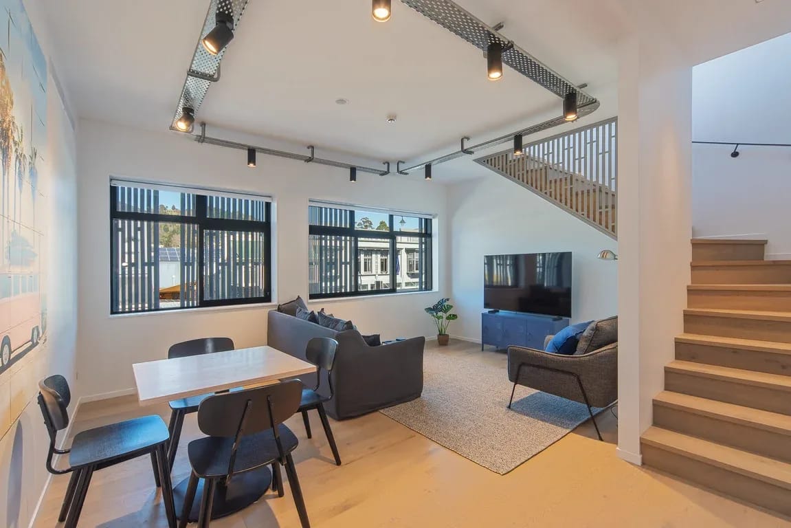 Inner City Apartment 4 with Rooftop Balcony