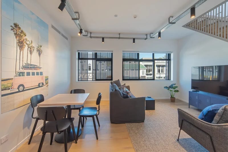 Inner City Apartment 4 with Rooftop Balcony