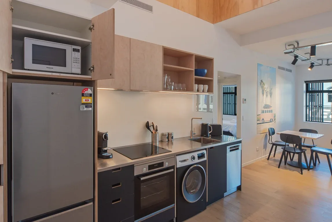 Inner City Apartment 4 with Rooftop Balcony