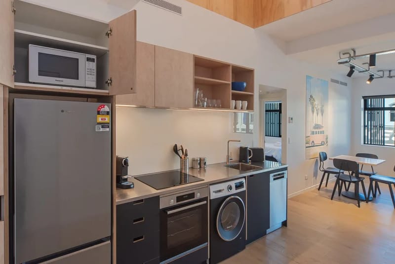 Inner City Apartment 4 with Rooftop Balcony