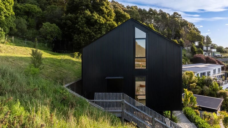 Black Barn Escape