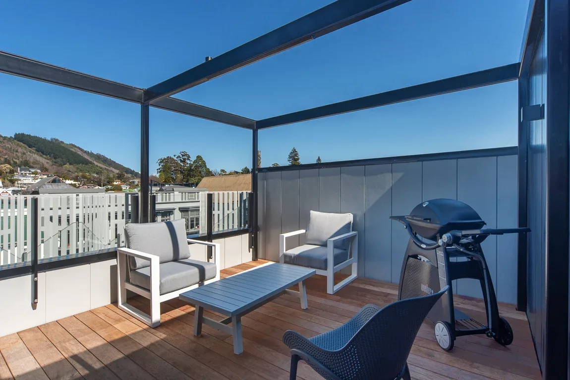 Inner City Apartment 3 with Rooftop Balcony