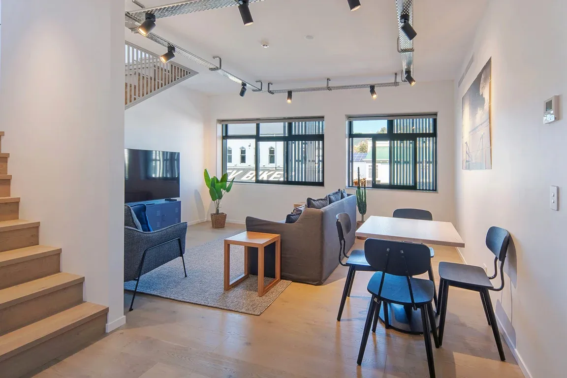 Inner City Apartment 3 with Rooftop Balcony