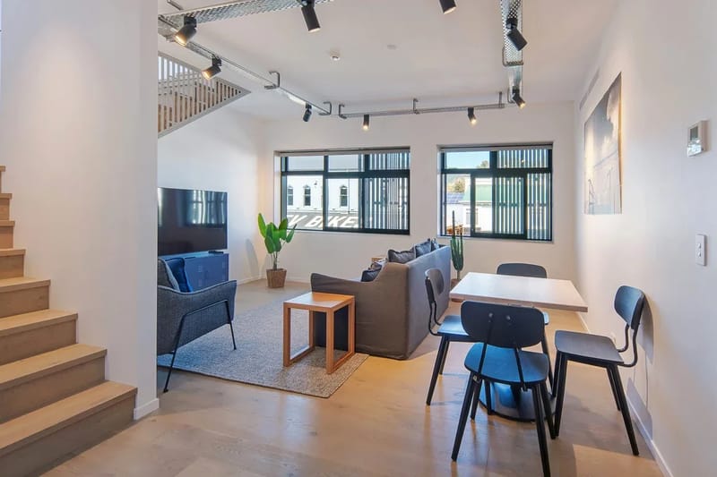 Inner City Apartment 3 with Rooftop Balcony