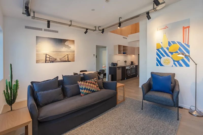 Inner City Apartment 3 with Rooftop Balcony