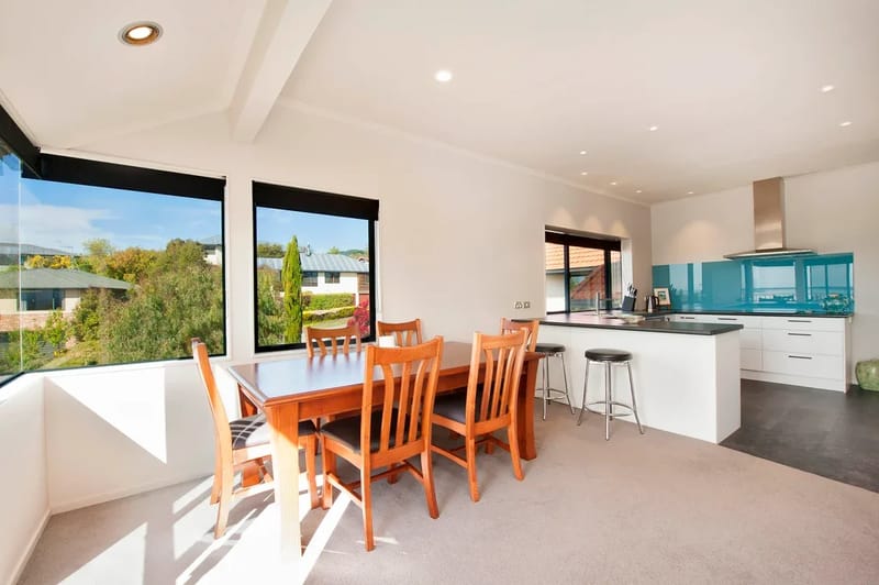 Sunny Richmond Holiday Home