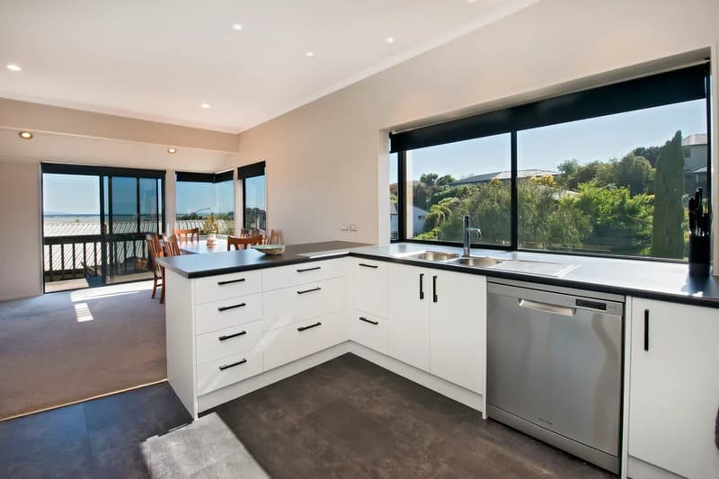 Sunny Richmond Holiday Home