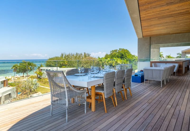 Apartment in Black River - Manta Cove - Penthouse by Horizon Holidays