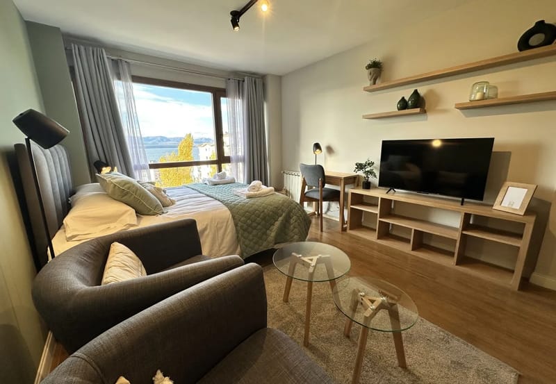 Monoambiente en San Carlos de Bariloche - Grinly con vista al lago y estacionamiento en Bariloche