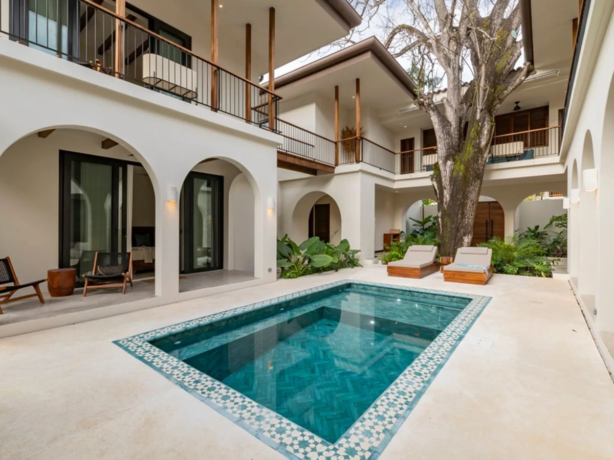 Mariposa Villa · 5