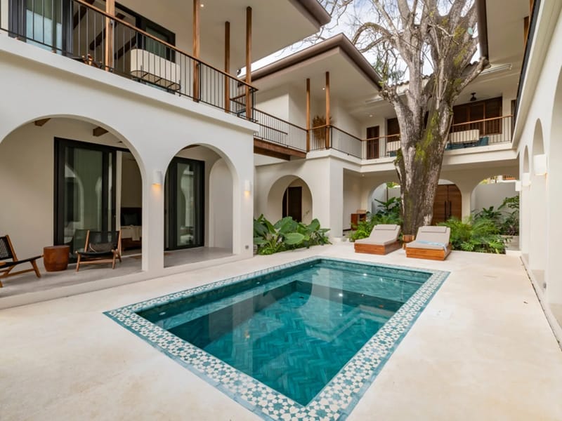 Mariposa Villa · 5