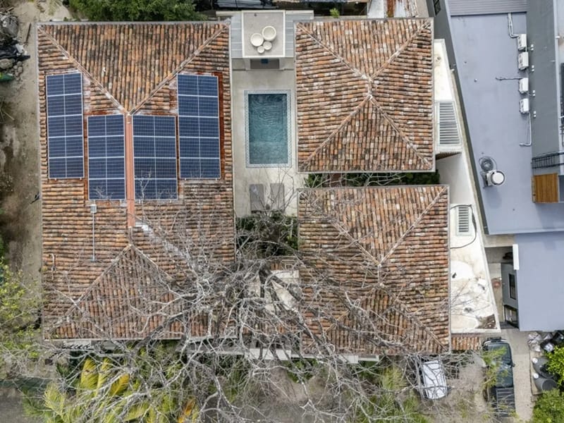 Mariposa Villa · 3