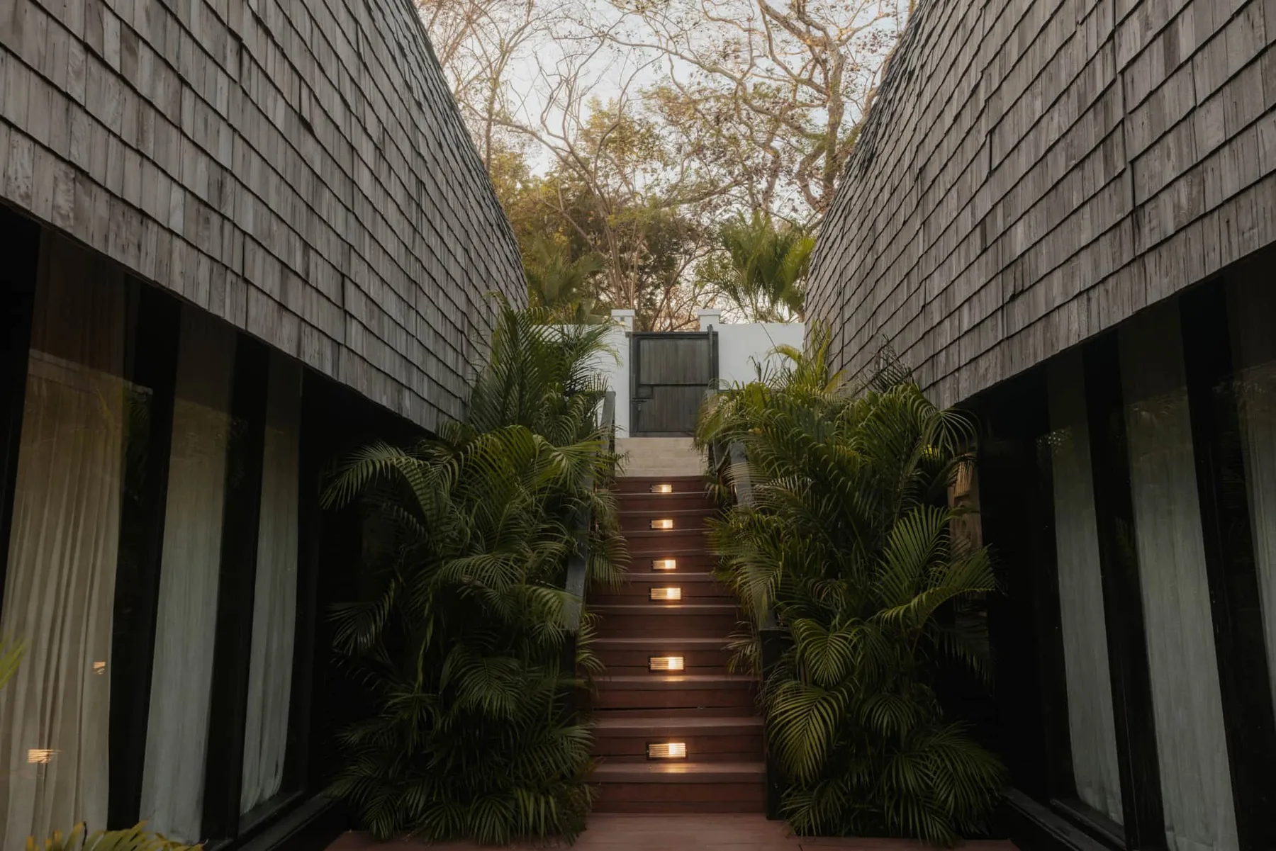 AIR - Upper Flat by 4 Elements - Contadora Island