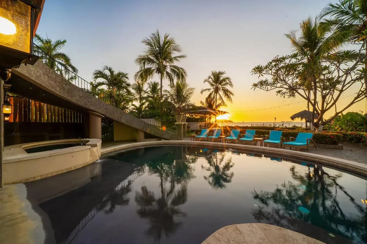 FL-01 — Beachfront Villa with Chef Service