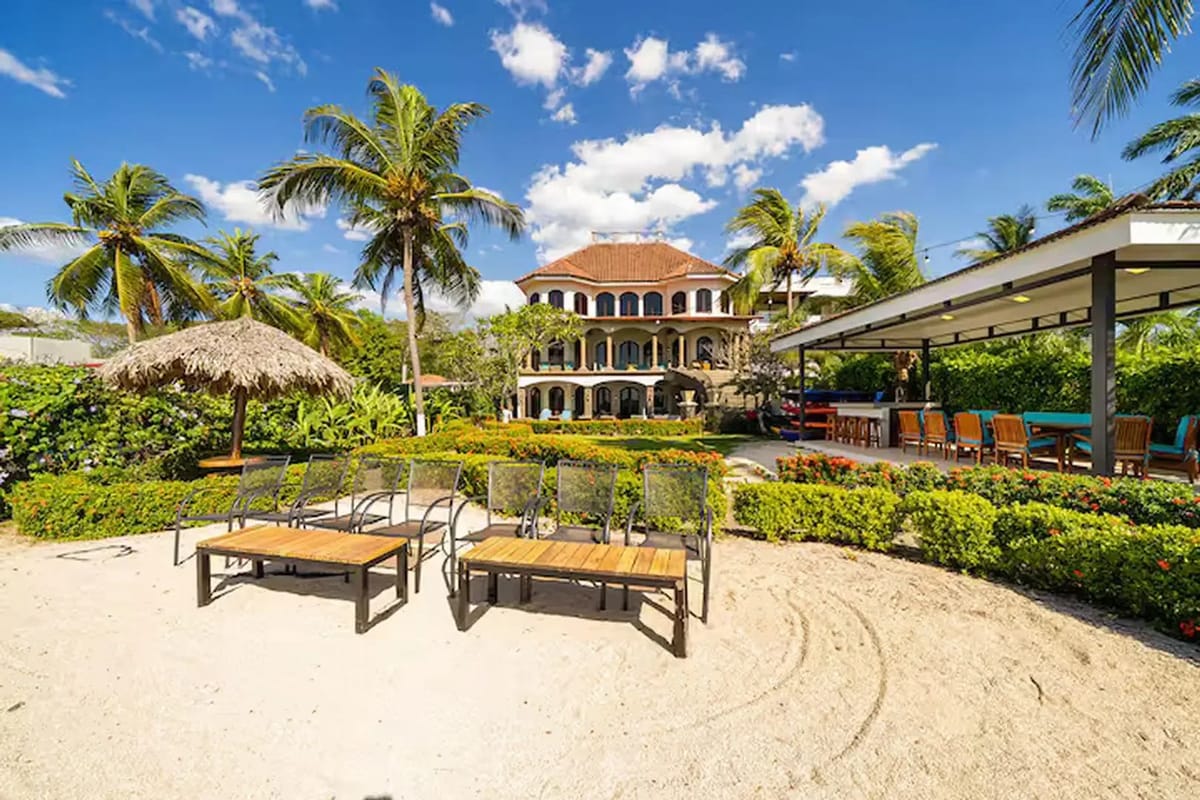 FL-01 — Beachfront Villa with Chef Service