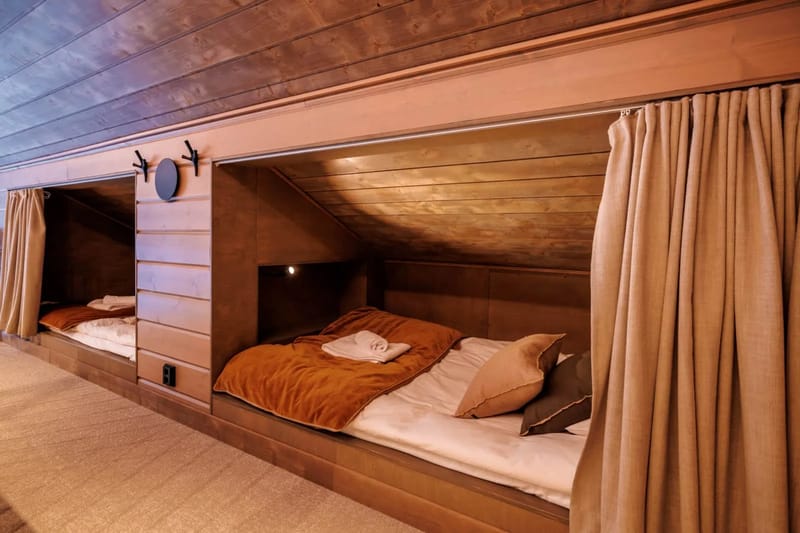 Espacio para dormir en el altillo