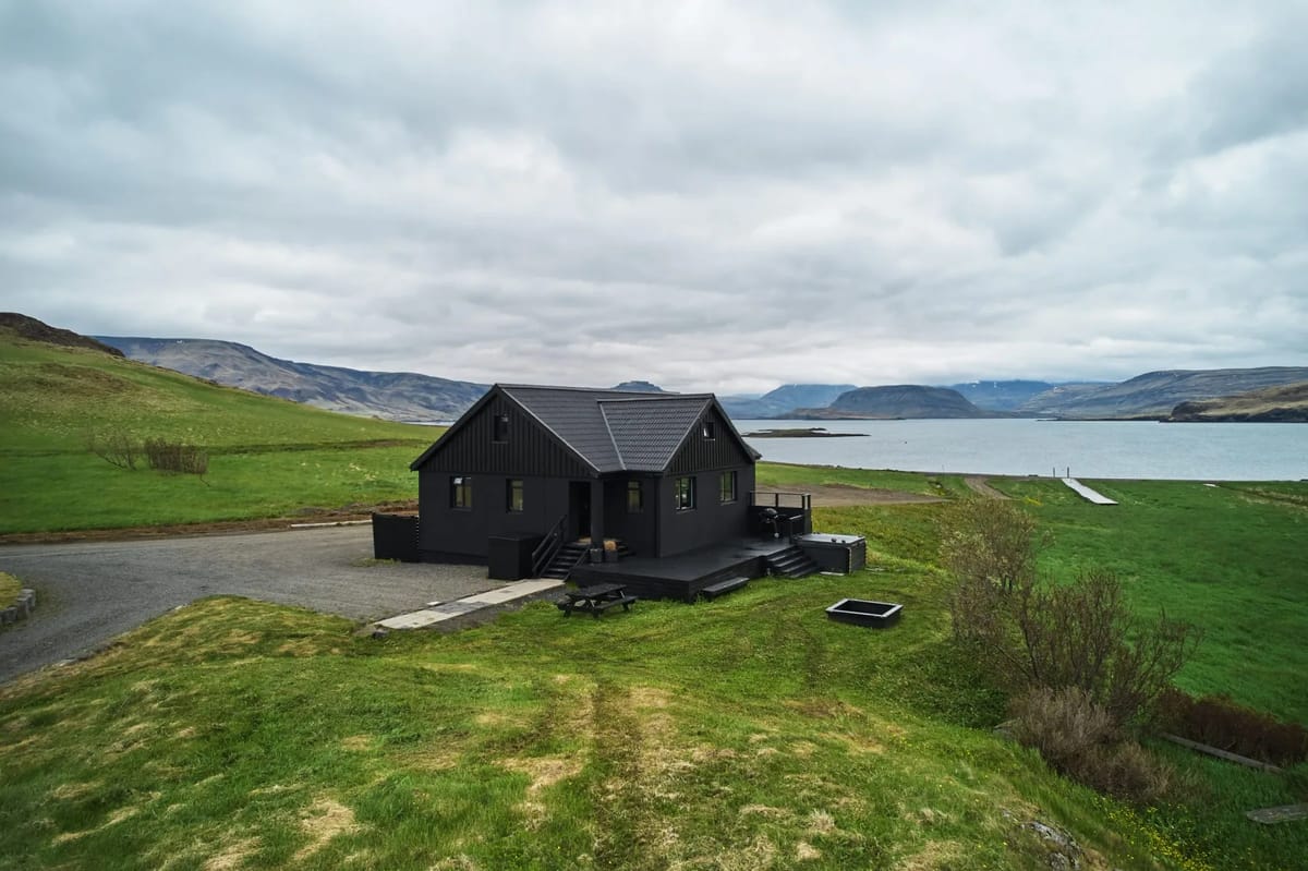 Hvammsvík — The Club House