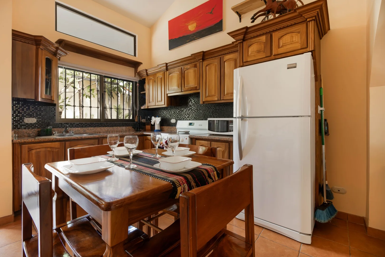 Coastal Gem: Book Las Palmas Loft w/ Beach & Pool