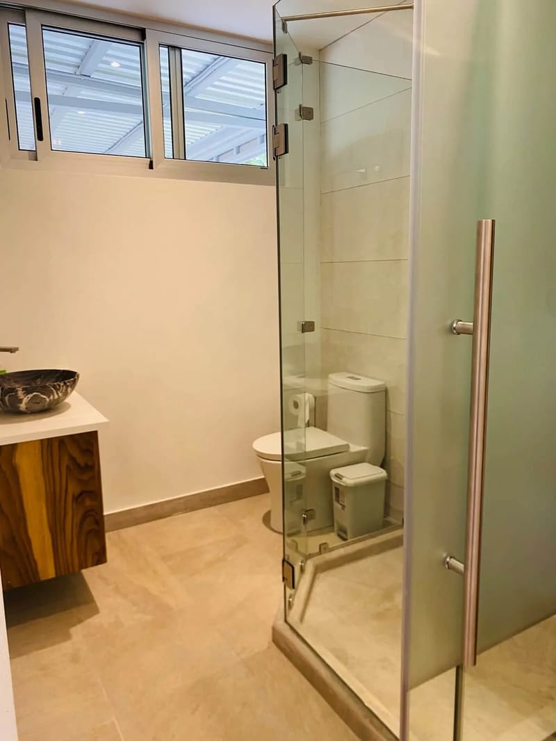 Ducha a ras de suelo