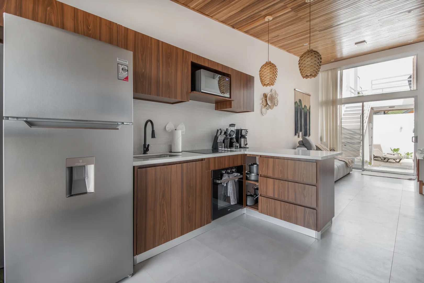 Playa del Coco Pool Home—Walk to Beach & Strip