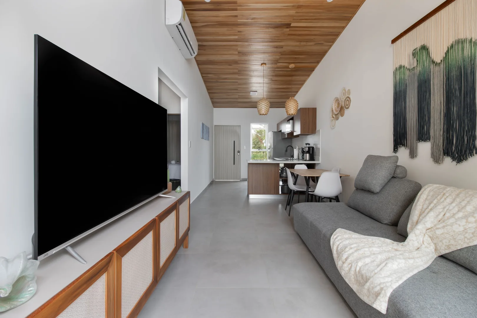Playa del Coco Pool Home—Walk to Beach & Strip