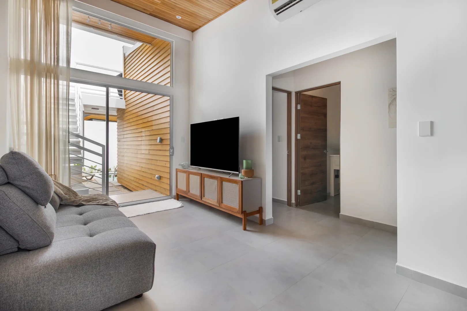 Playa del Coco Pool Home—Walk to Beach & Strip