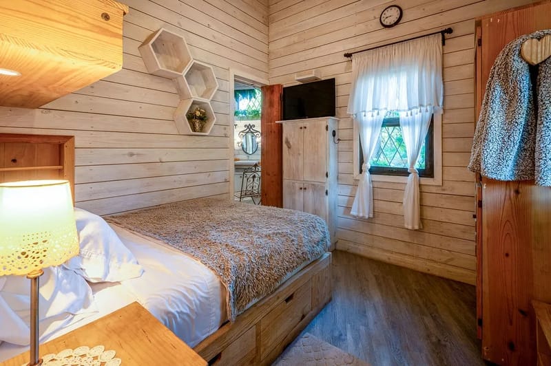 Abuela Totas Cabin #3 by AcoModo