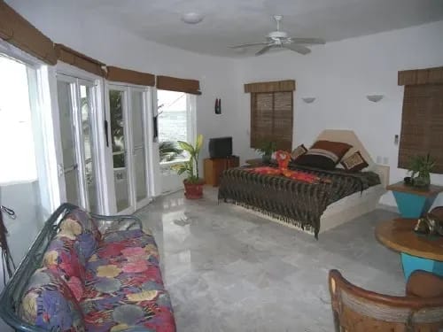AK-09 — Akumal Beach Home on the Maya Riviera