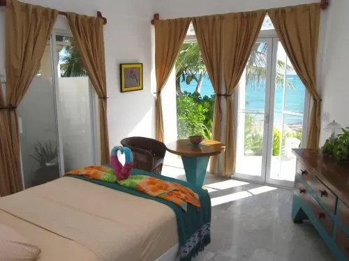 AK-09 — Akumal Beach Home on the Maya Riviera