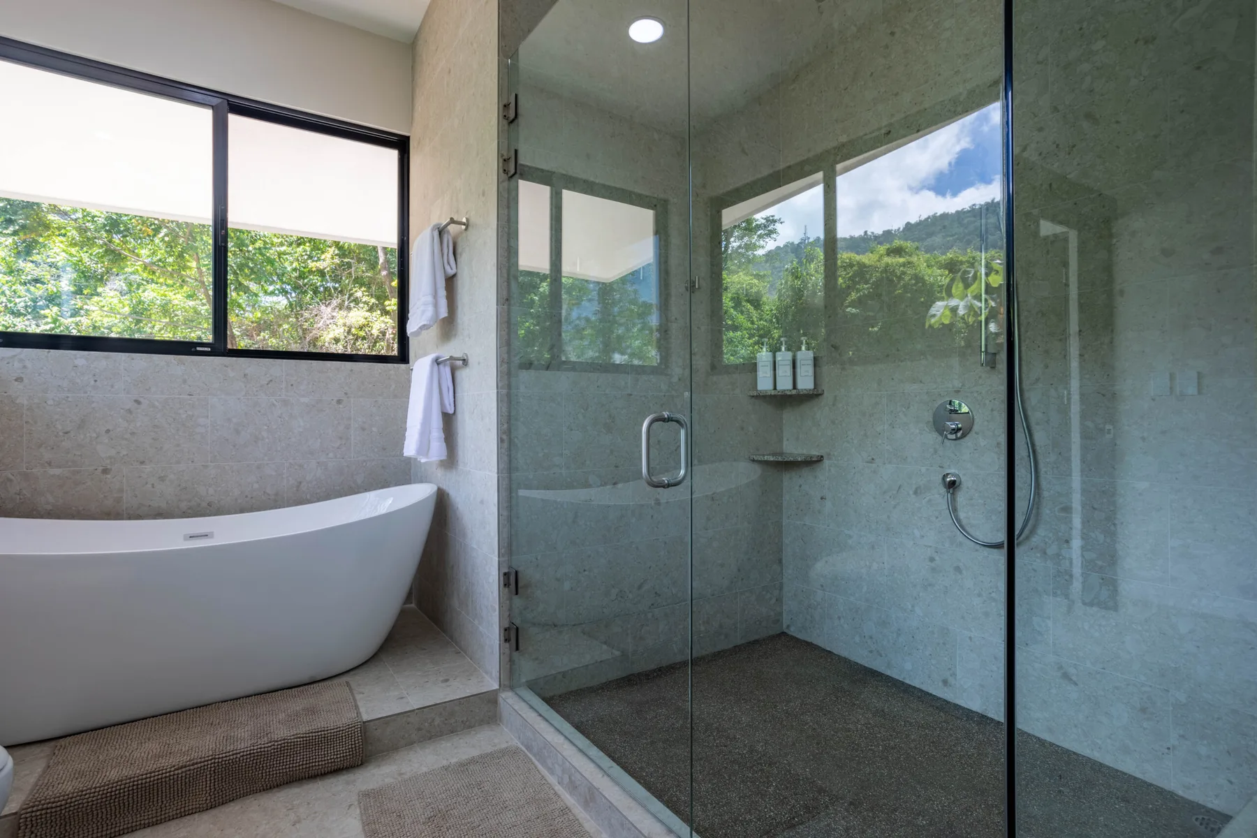 Baño privado en la habitación